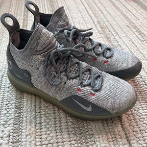 Nike Zoom KD 11 Cool Grey Basketball Sneakers A02604-002 Size 8.5 Men’s